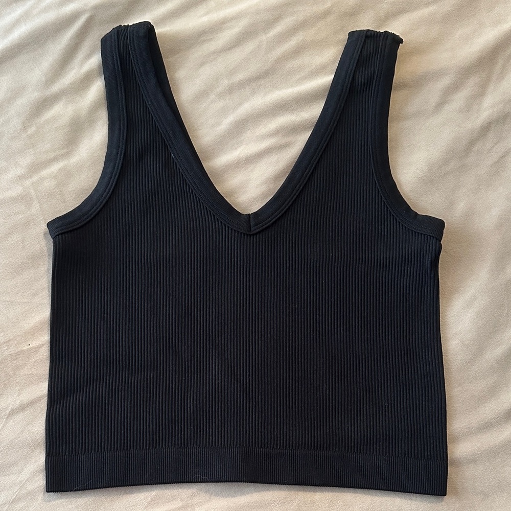 GB Black Ribbed V-Neck Crop Top